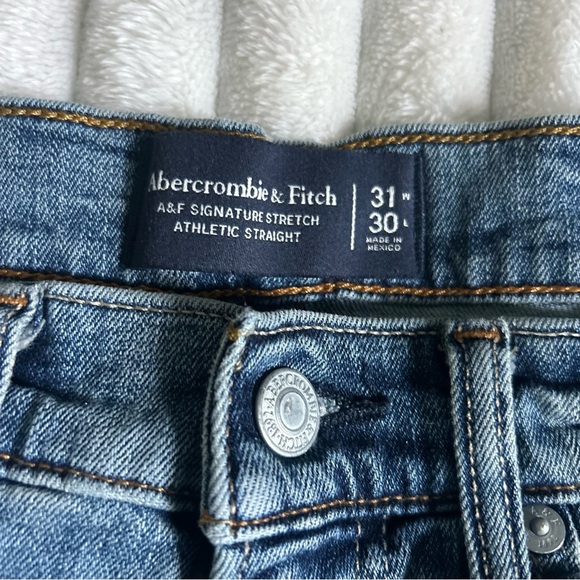 NWOT Abercrombie & Fitch Mens US31 Straight Signature Stretch Leg Blue Jeans - Picture 2 of 9